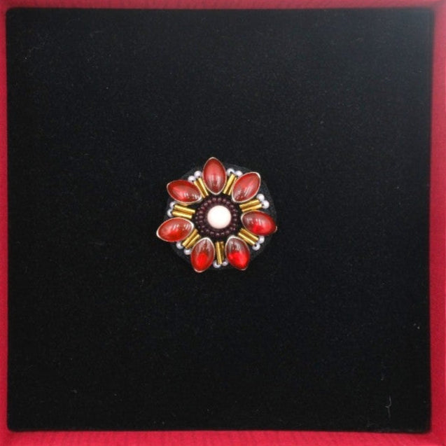 MANUKA FLOWER BROOCH