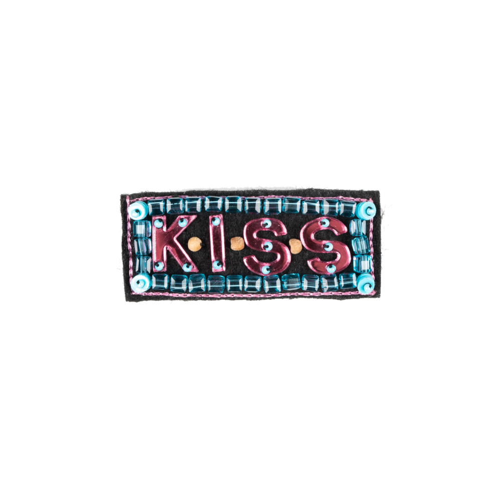 KISS BROOCH