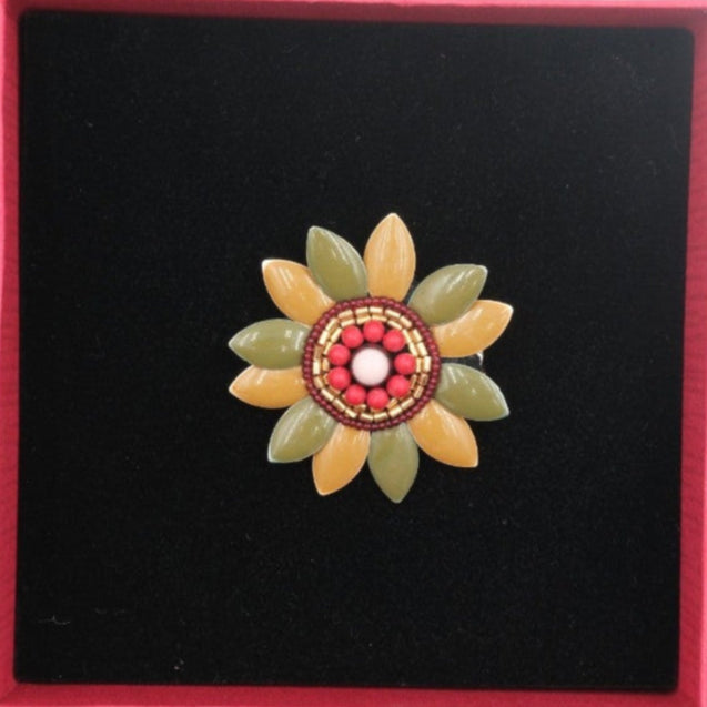 MANUKA FLOWER BROOCH