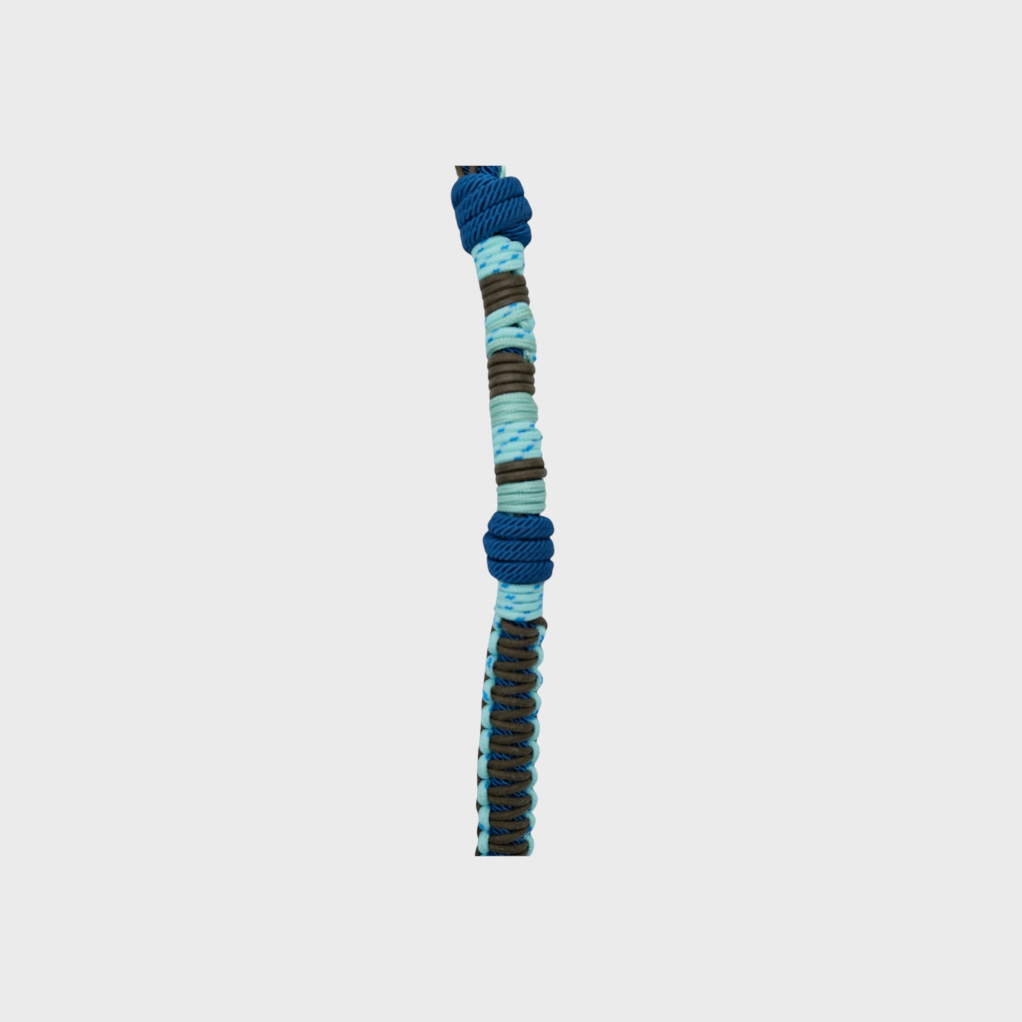 Detail of the light and dark blue macramé dog leash.
