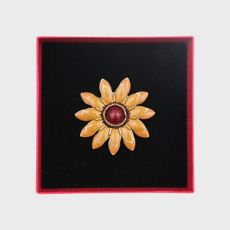 MANUKA FLOWER BROOCH
